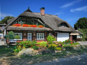 Gödeke Comfortable holiday residence, Middelhagen
